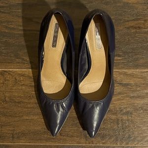 Size 7 Tahari Navy Blue Heels